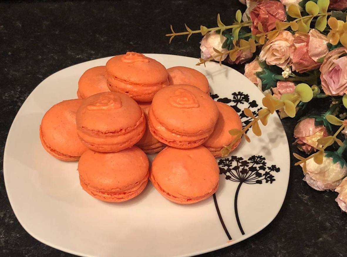 Valentine Macarons